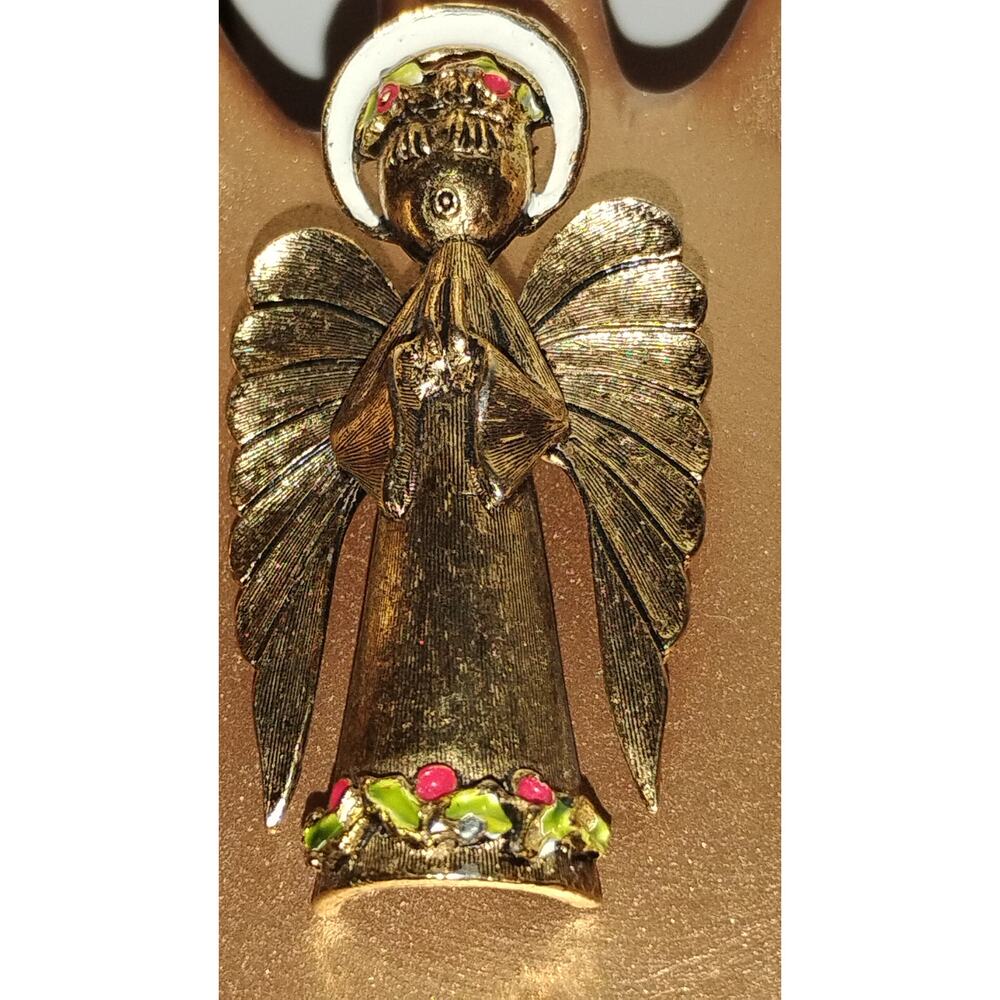 Vintage Gold-Tone Angel Brooch w/ Enamel Halo & Holly – Christmas Pin